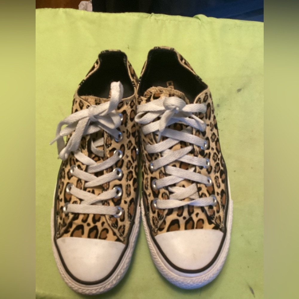 CONVERSE ALL STAR SNEAKERS Sz 7 # animal print